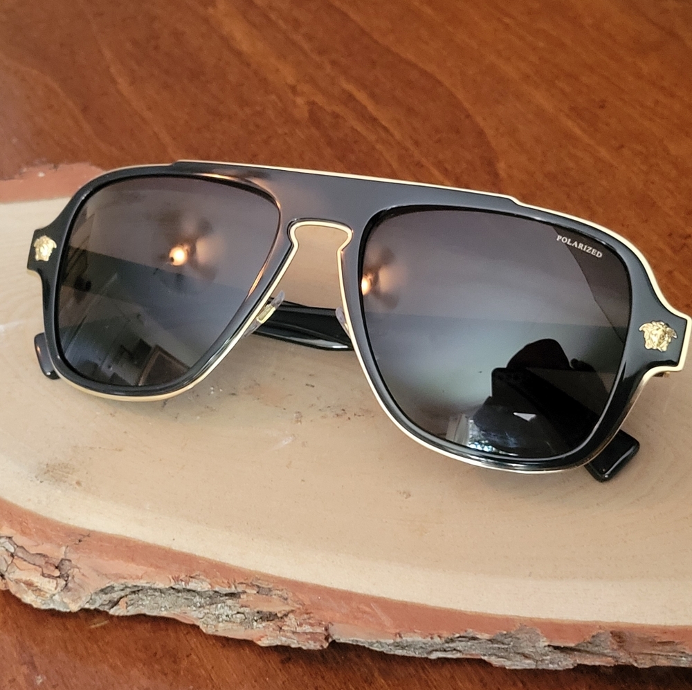 Sumglasses - Picture 2 of 7